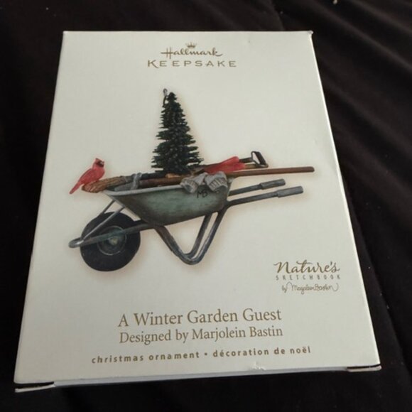 Hallmark A Winter Garden Guest - Picture 2 of 6